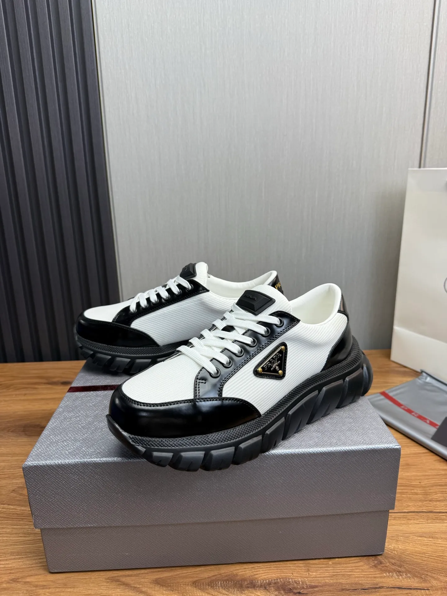 Men's shoes 💰580💰 [PRADA] Popular men's shoes shipped 👏Official website synchronization ⬆️Original cowhide fabric + cowhide lining, 1⃣️:1⃣️reproduction, original sole, 38-45 (45. Customized, non-refundable)